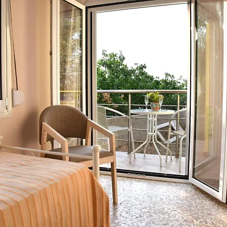 Kaponias House Apartment Aegina
